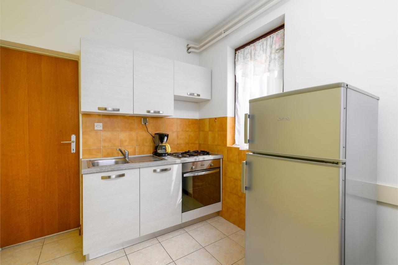 Apartments With A Parking Space Rabac, Labin - 19055 Екстер'єр фото