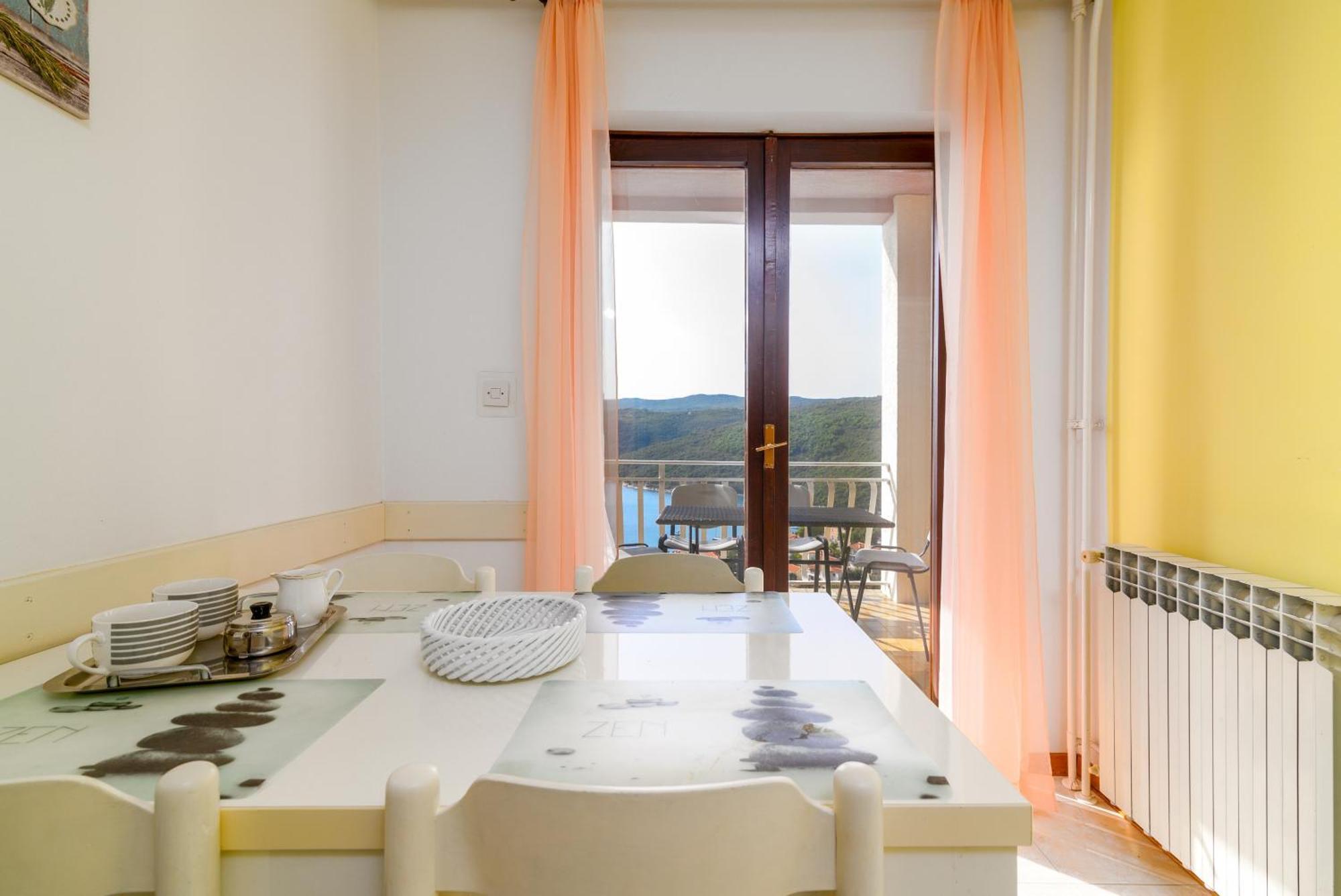 Apartments With A Parking Space Rabac, Labin - 19055 Номер фото